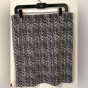 👛5/$50 Ann Taylor Pull On Skirt Size 8